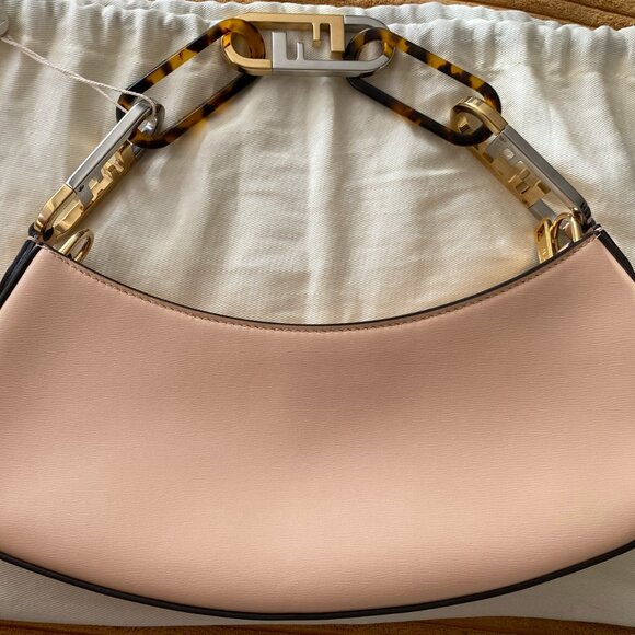 Fendi O Lock Swing Bag in Light Rose - Picture 5 of 12